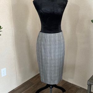 Donna Ricco Side zip rear slit Skirt.